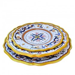 Servizio piatti tavola smerlati ceramica maiolica Deruta ricco Deruta giallo centrino